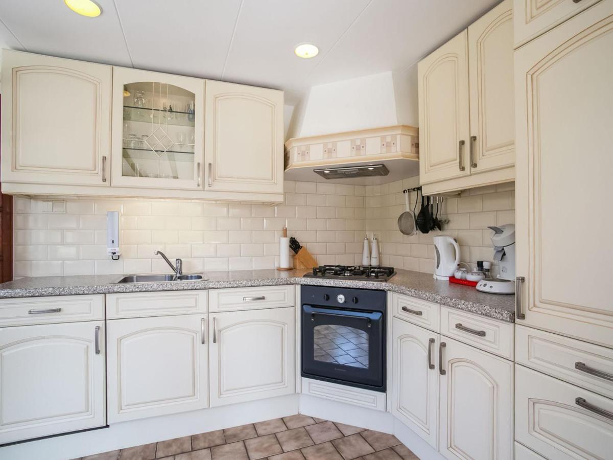 Holiday Home In Noordwijkerhout With Terrace Close To A Lake ภายนอก รูปภาพ